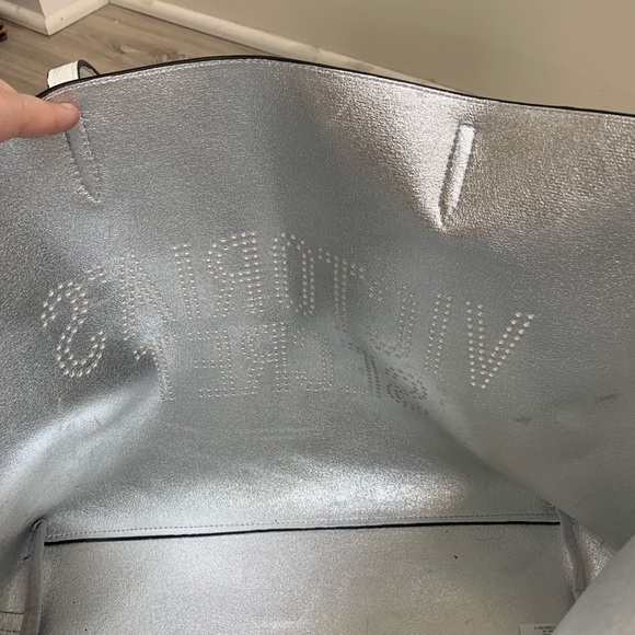 Victoria’s Secret large white tote with tassel 💙 - Picture 7 of 8